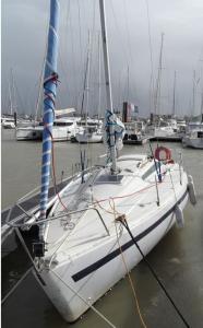 Jouet 24  PTE - bien accastill  prt  naviguer.
