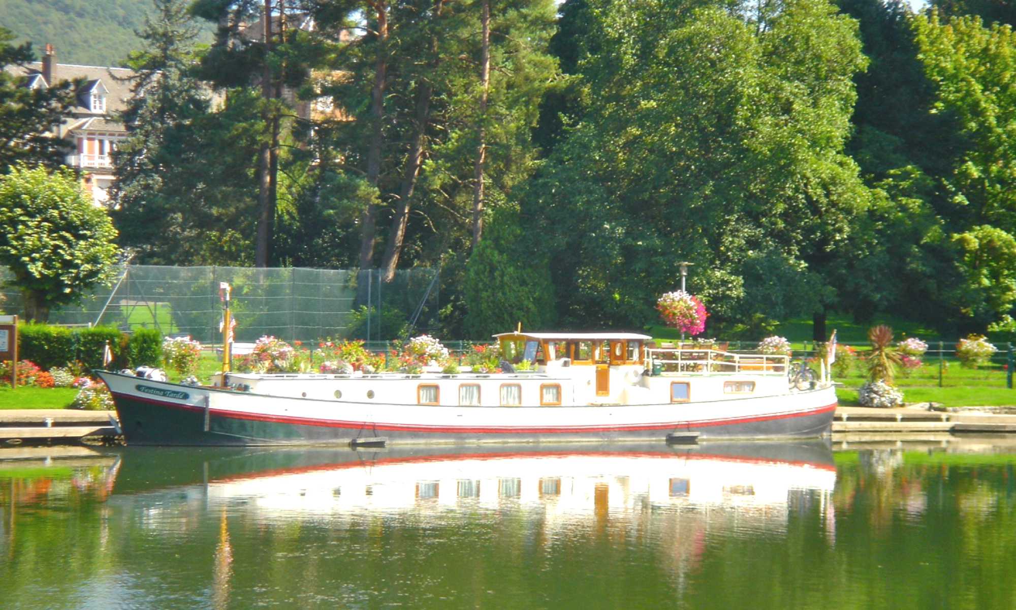 Péniche, fluvial, beau bateau appartement